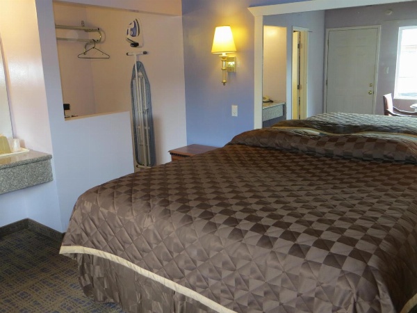 Park Cienega Motel image 5